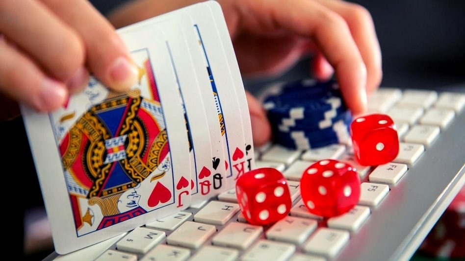 The dominance of skill in online poker